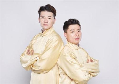 相聲演員謝金與搭檔李鶴東